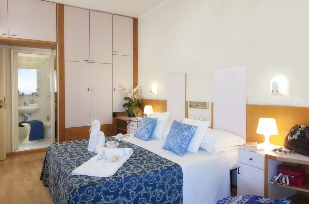 Hotel Bel Air Ричоне Екстериор снимка